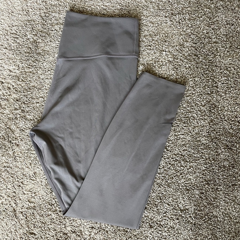 Nike leggings | light gray | super comfy for summer heat